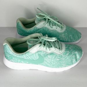 NEW | NIKE | TANJUN